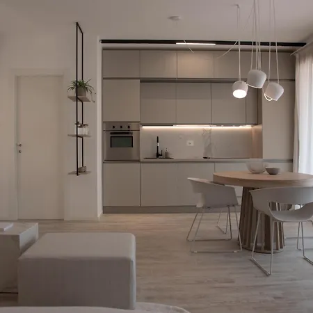 Gardaessence Apartman *